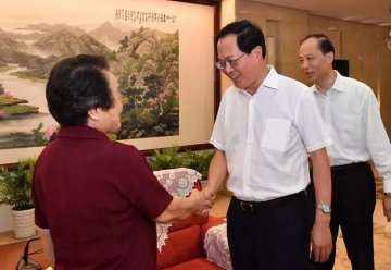 热烈祝贺国医大师葛琳仪教授荣获浙江省首届“医师终身荣誉”称号