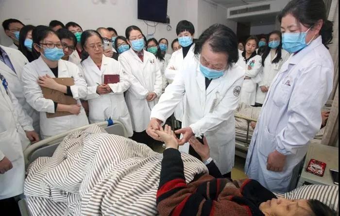 热烈祝贺国医大师葛琳仪教授荣获浙江省首届“医师终身荣誉”称号